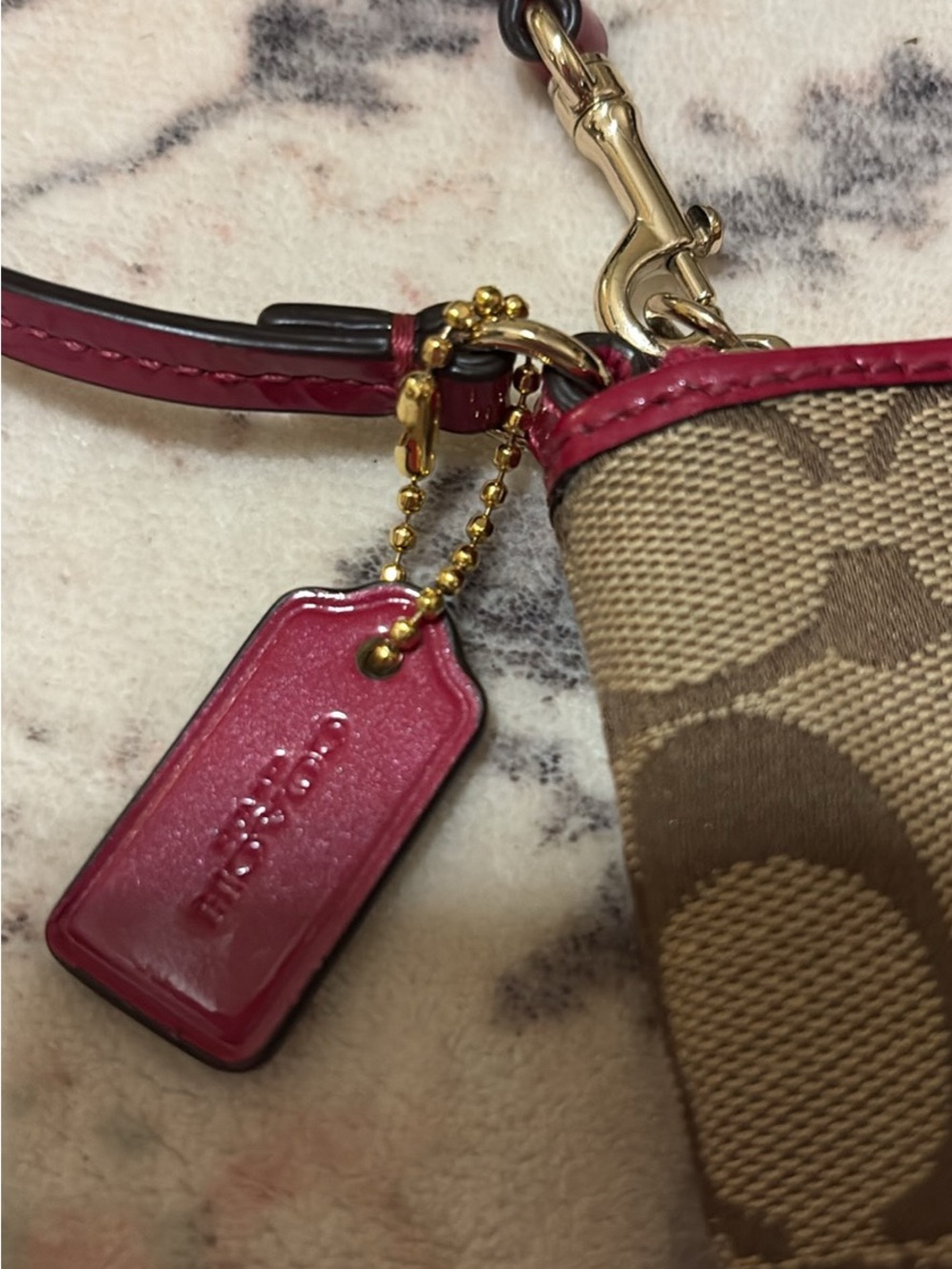 Coach Zip Wristlet W/Credit Card Slots Khaki/Cranberry F64643. Cute for SUMMER! - Picture 3 of 6